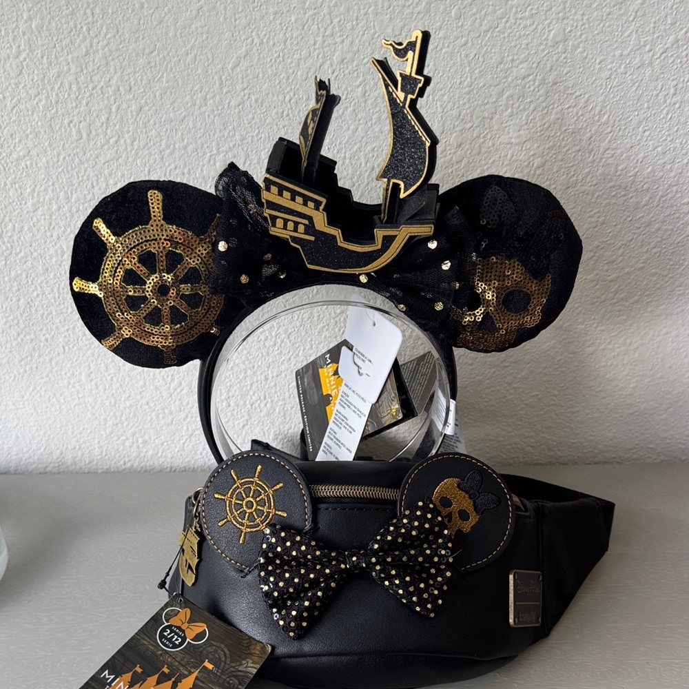NWT Minnie Mouse Main attraction limited release 2/12
Pirates of the Caribbean